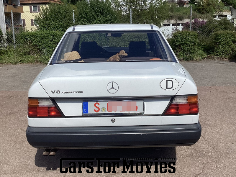 CarsForMovies | Daimler WD124 1988 Deutschland Weiß Schwarz Zivilfahrzeug Limousine Baden-Württemberg 7643 V8 Kompressor